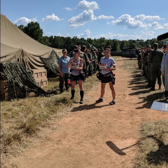 Meet your Posher, Wife, mom, buyer, seller. 😁 - Picture 5 of 8